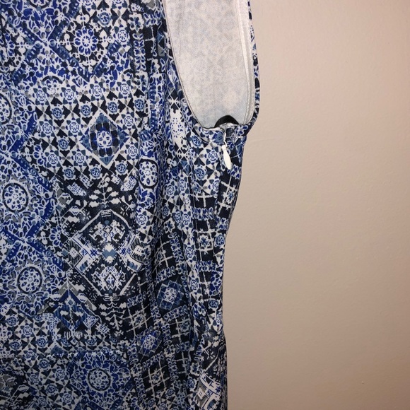 Patterned bodycon dress - Picture 2 of 3